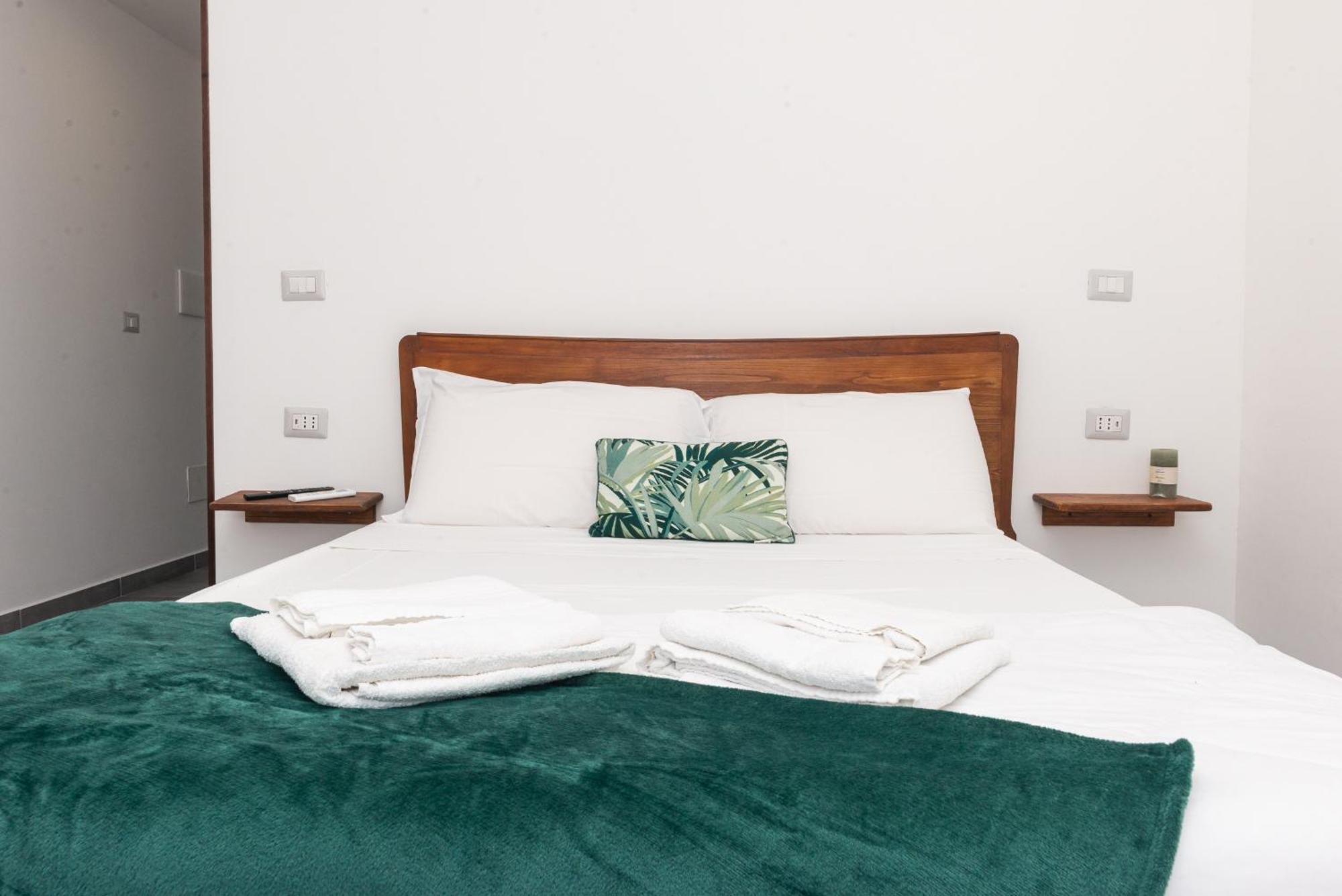 Guest House - Affittacamere Green Apartment - By Faendho Porto Torres Exterior foto